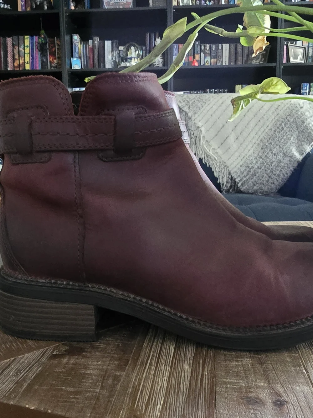 Clarks Maye Ease Burgundy Leather Ankle Boots - Size 8.5